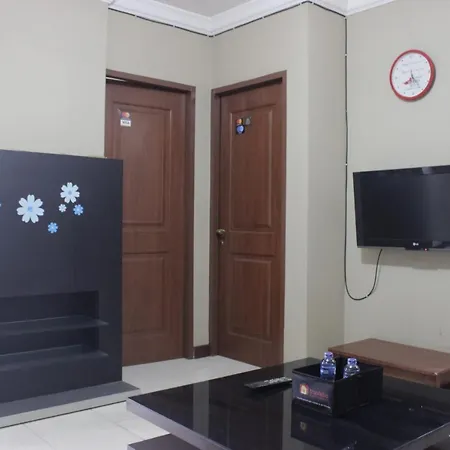 Strategic & Cozy 2Br At Majesty Apartment Near Maranatha Christian University By Travelio